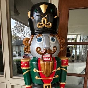 🎄✨ BRAND NEW 6’ Hand-Painted Nutcracker Prince – Holiday Showstopper! ✨🎄